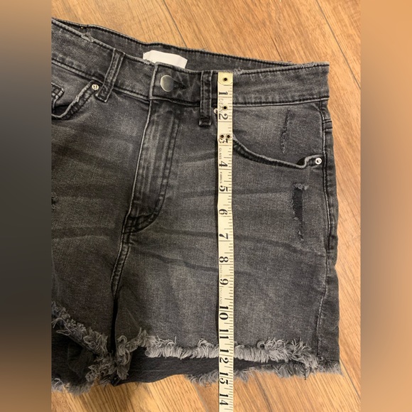 H&M Distressed Jean Shorts size 8 - Picture 3 of 5